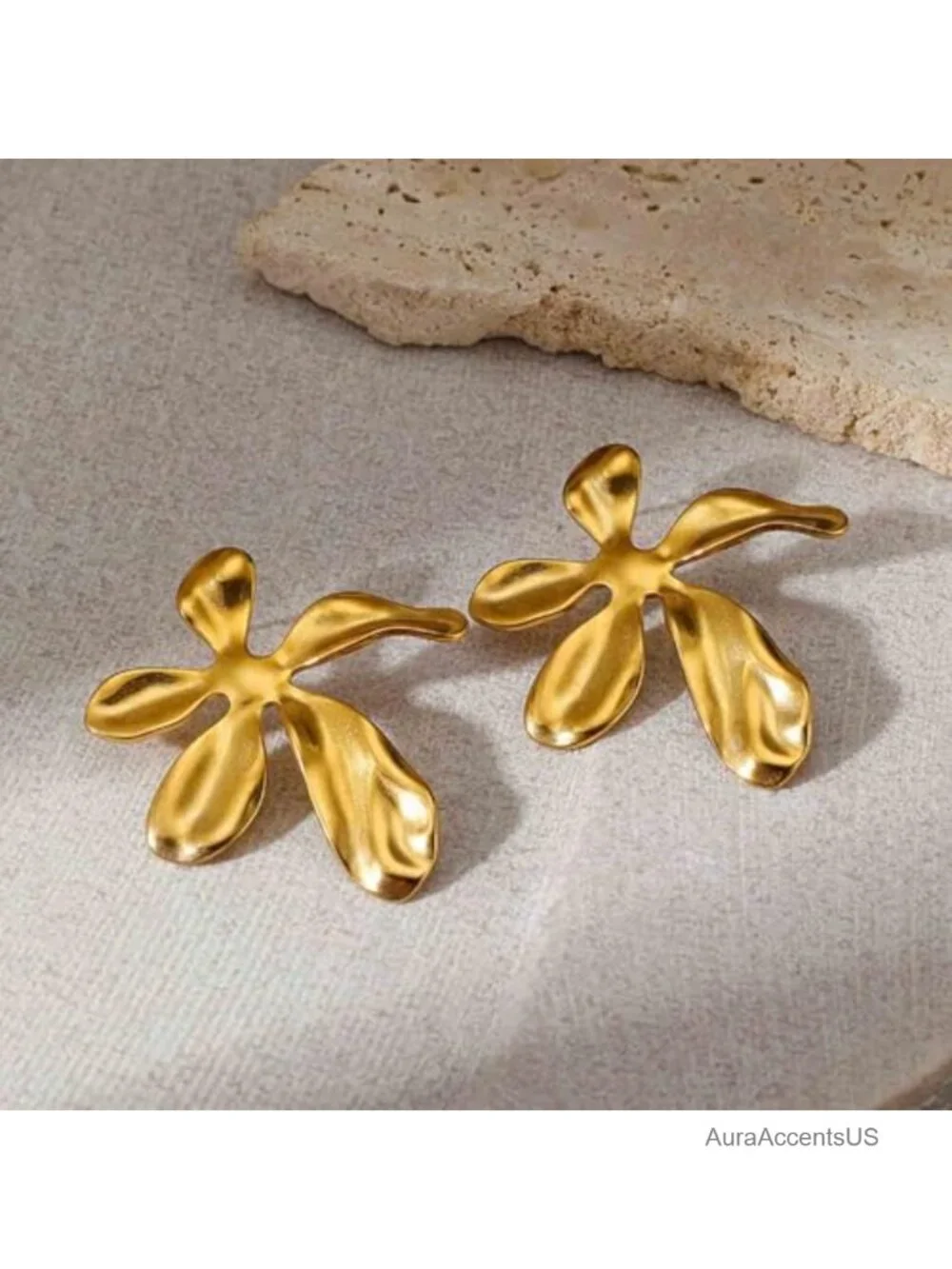 Dainty Flower Stud Earrings Hammered Textured Alloy Plated Wavy Edge Minimalist